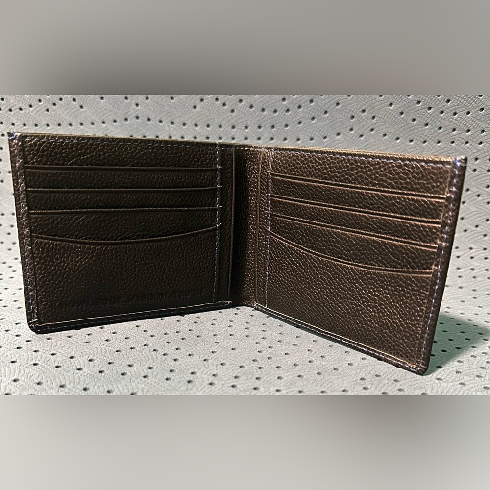 New Robert Graham beautiful men’s  wallet - Picture 3 of 5